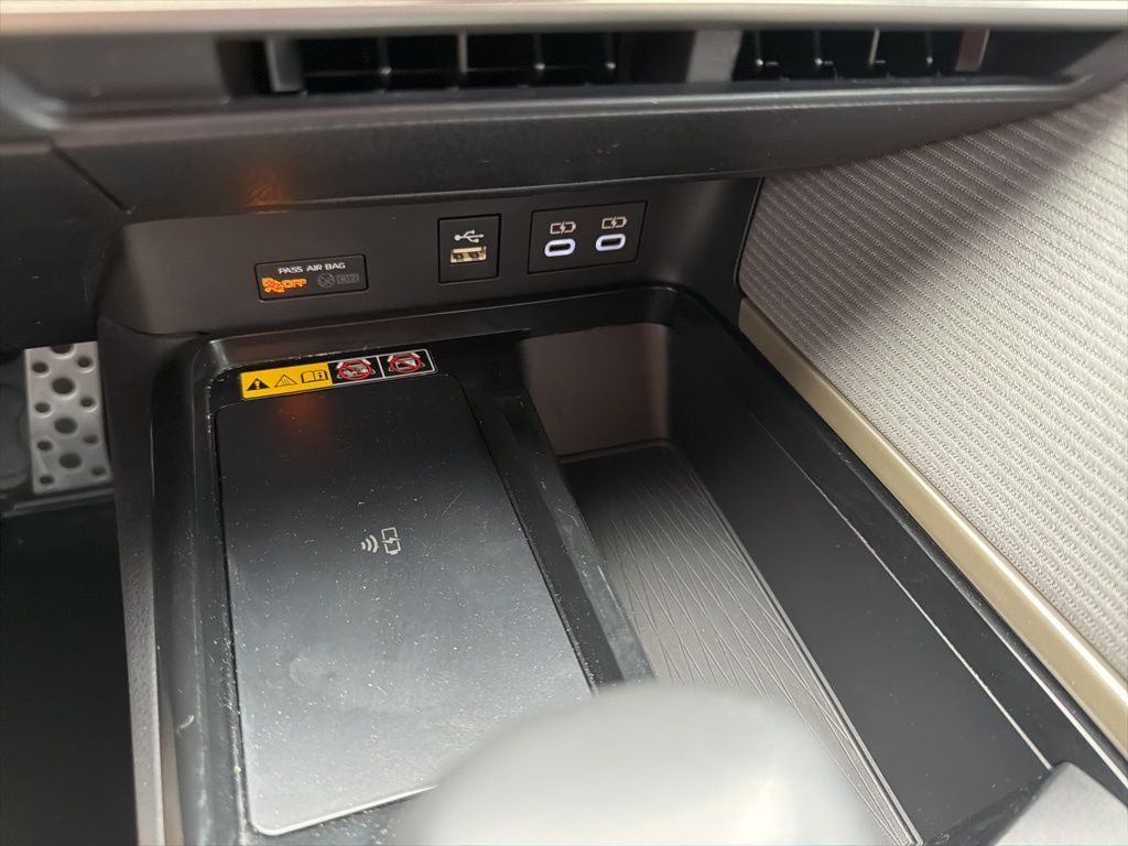 Thumbnail: 2025 Toyota Camry - 31