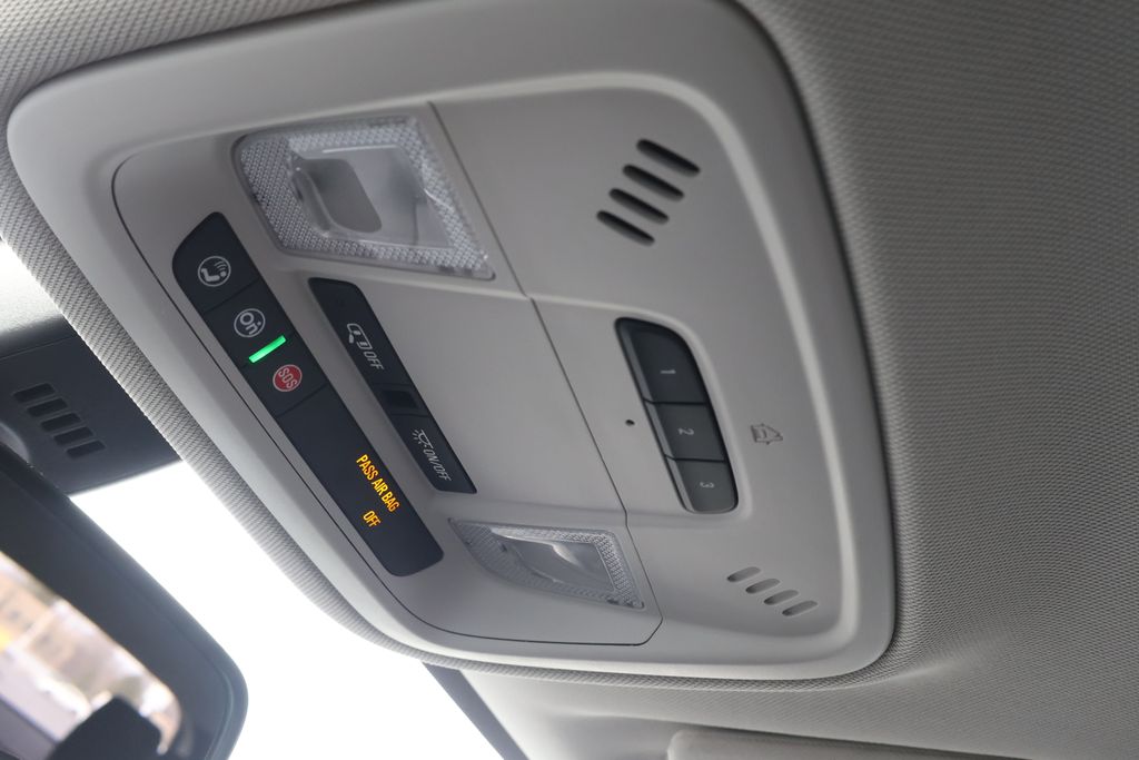 Thumbnail: 2019 Chevrolet Traverse - 30