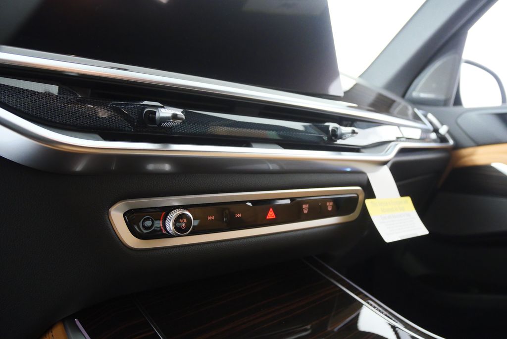 Thumbnail: 2026 BMW X5 - 20