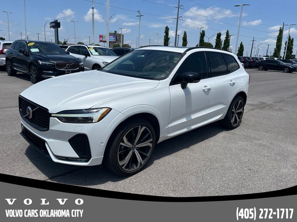 2023 Volvo XC60 B5 Ultimate Dark Theme AWD's photo