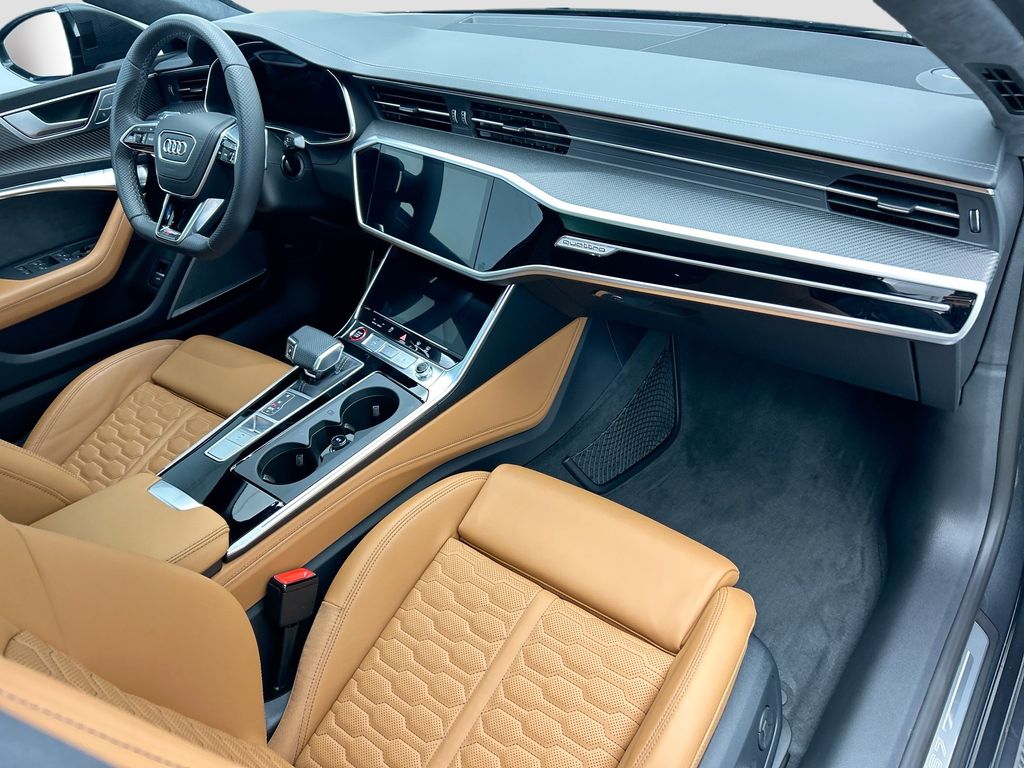 Thumbnail: 2025 Audi RS 7 - 16