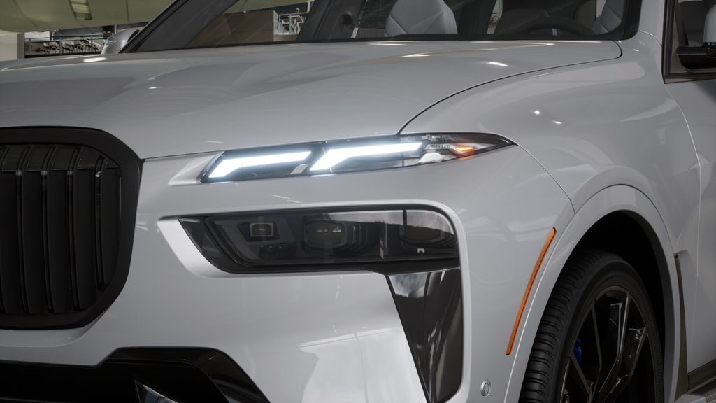 Thumbnail: 2026 BMW X7 - 6