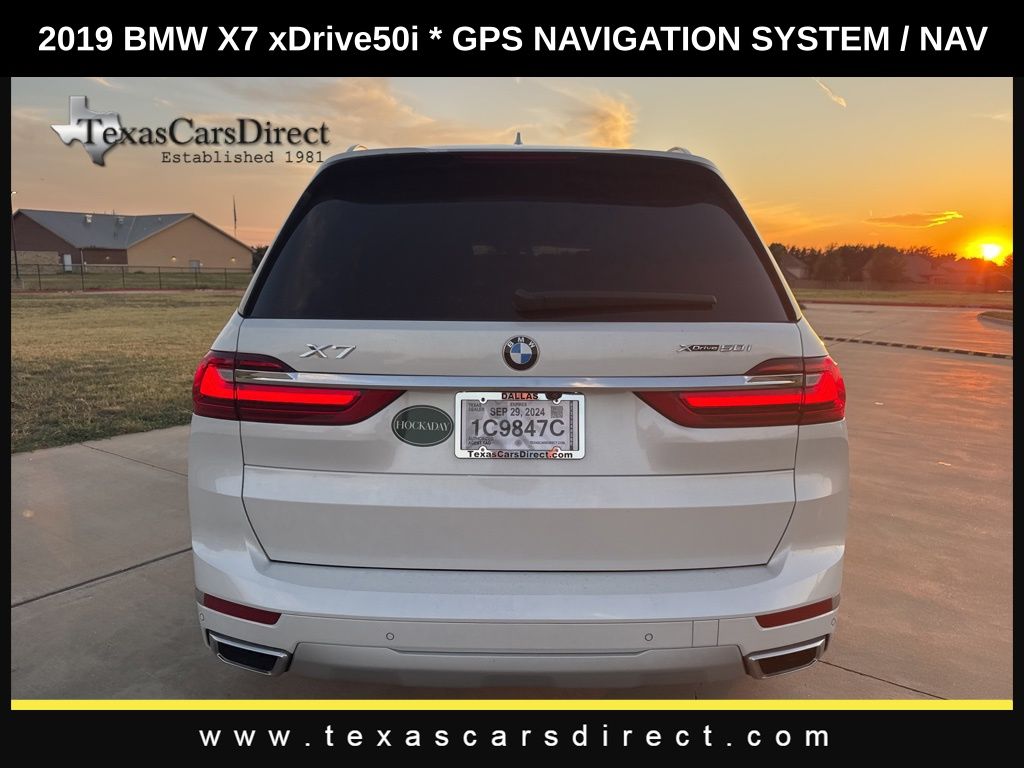 2019 BMW X7 xDrive50i 12