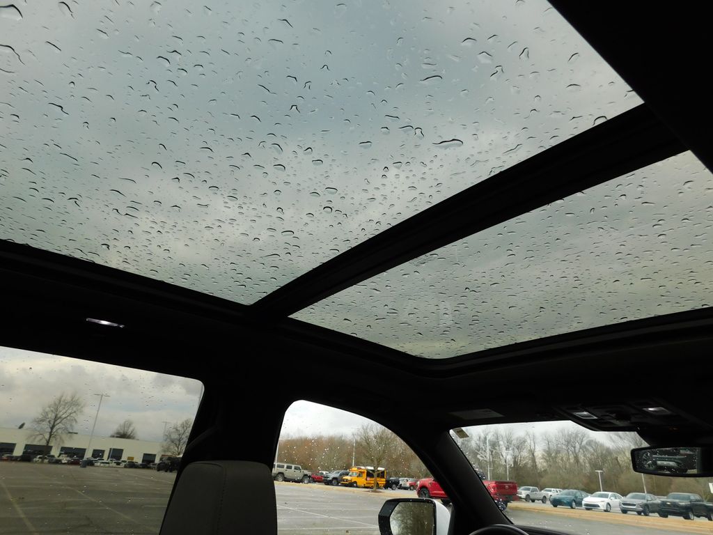 Thumbnail: 2024 Chevrolet Tahoe - 4