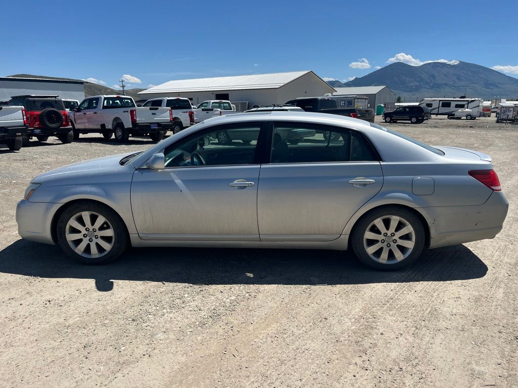 2005 Toyota Avalon XL