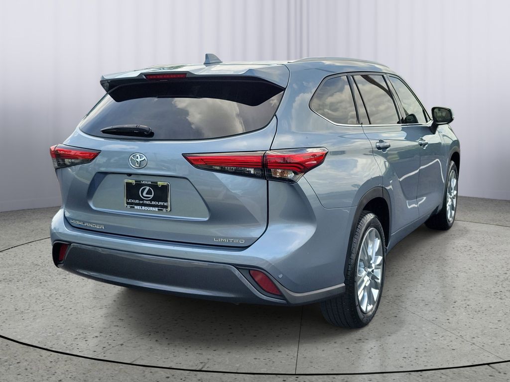 used 2023 Toyota Highlander car, priced at $36,998