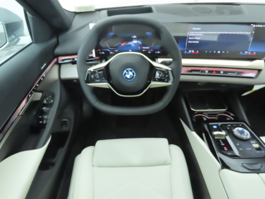 Thumbnail: 2026 BMW i5 - 10