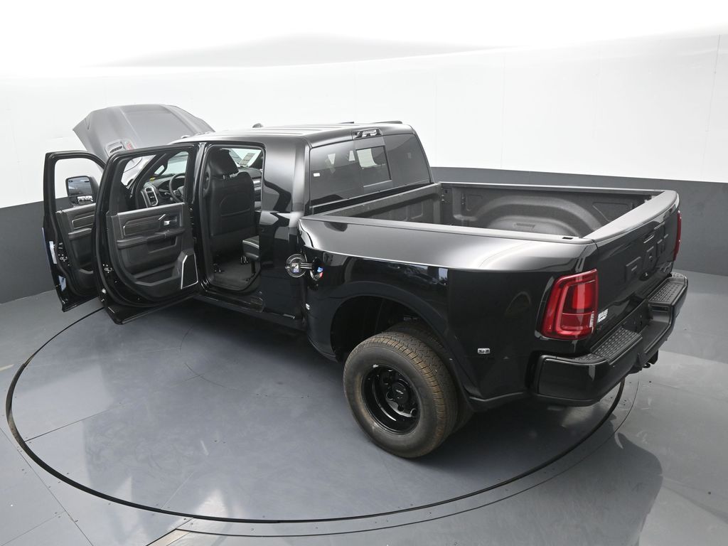 New 2026 Diamond Black Crystal Pearlcoat Ram Laramie image 66
