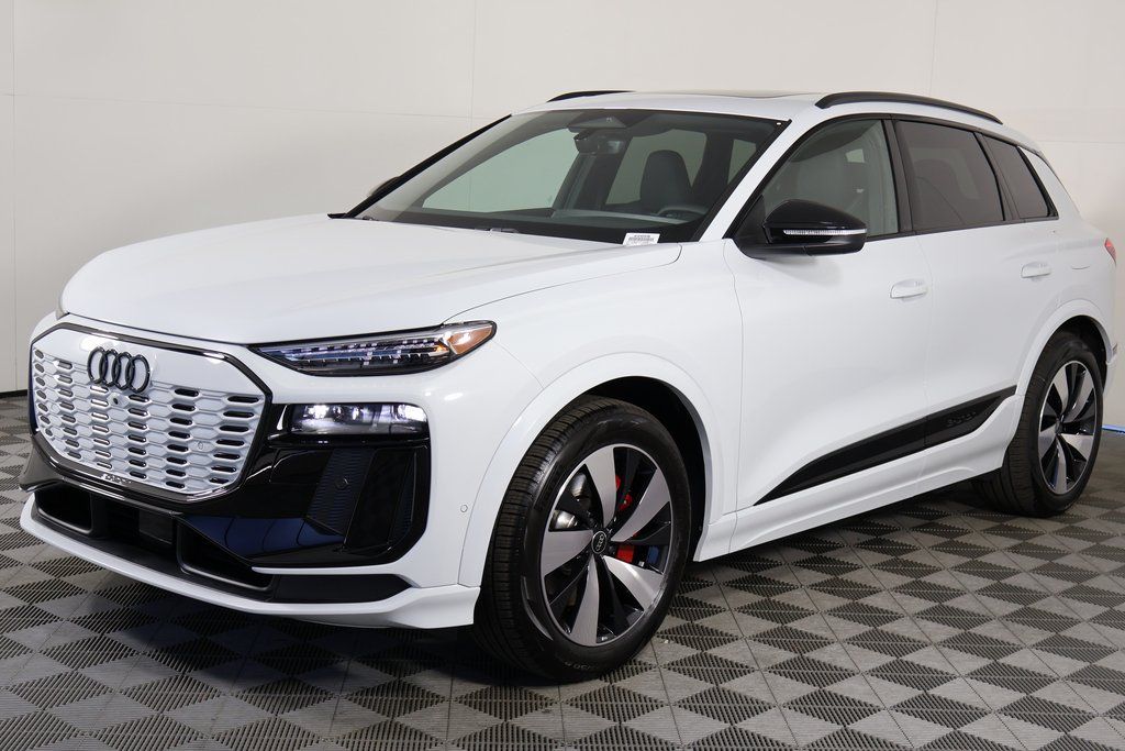 2025 Audi SQ6 e-tron quattro Premium Plus