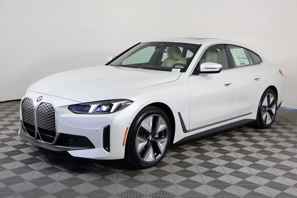 Thumbnail: 2026 BMW i4 - 1