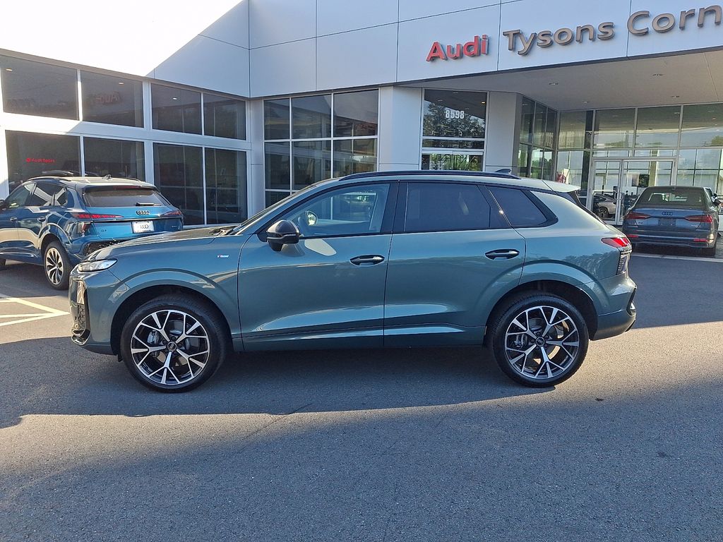 Thumbnail: 2026 Audi Q3 - 7