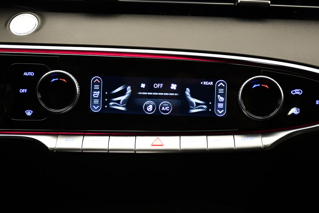 Thumbnail: 2025 Genesis GV70 - 30