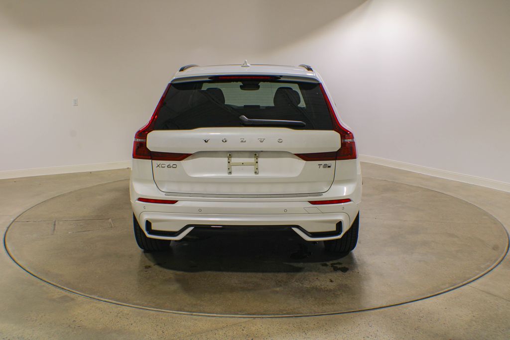 New 2026 White Volvo T8 Ultra image 4