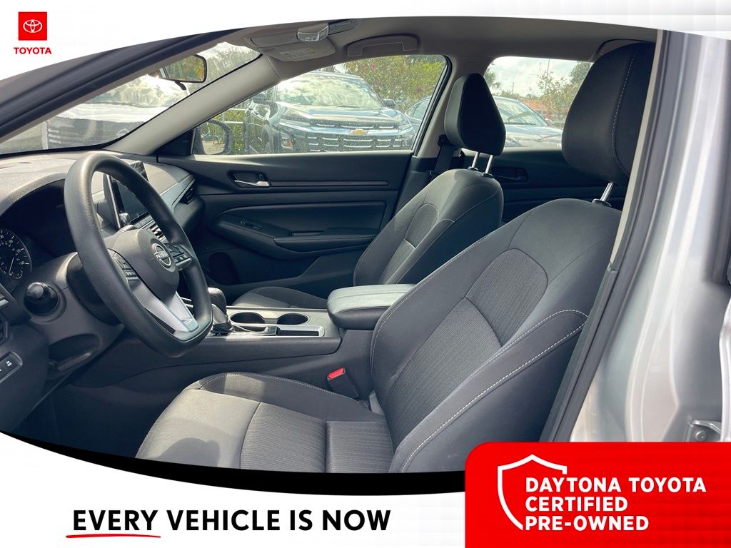 2025 Nissan Altima SV - Photo 10