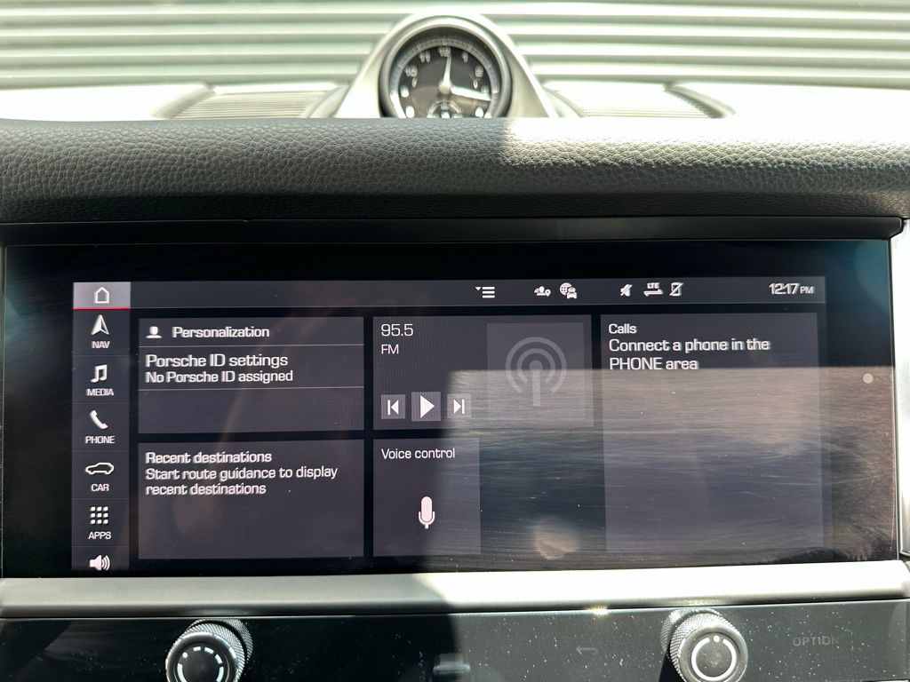2025 Porsche Macan  22