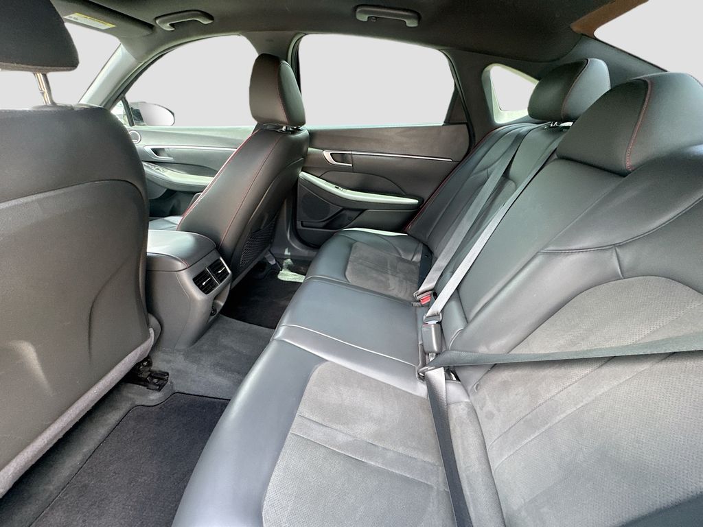 Used 2022 Black Hyundai SEL Plus image 25