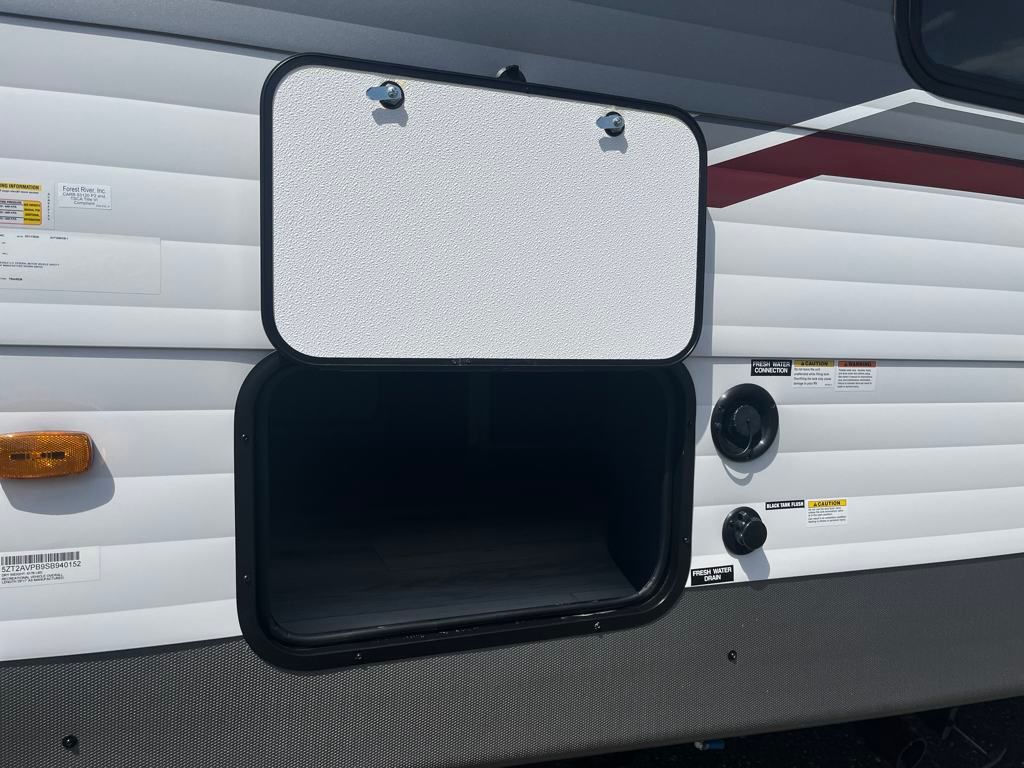 2025 Prime Time Avenger 25 MKB Travel Trailer