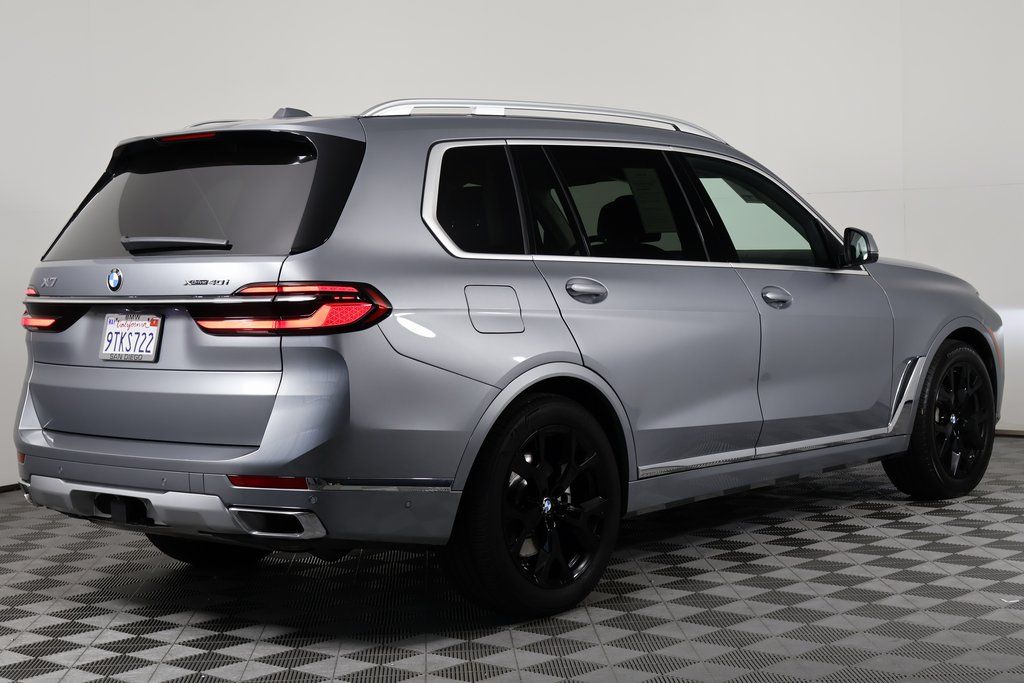 Thumbnail: 2025 BMW X7 - 4