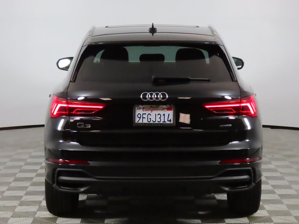 Thumbnail: 2025 Audi Q3 - 4