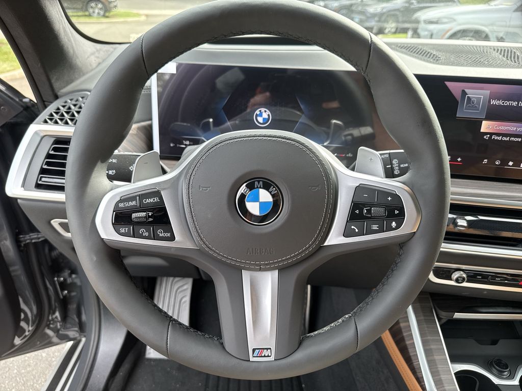 Thumbnail: 2027 BMW X7 - 14