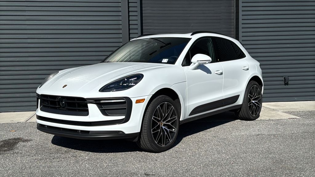 2026 Porsche Macan 