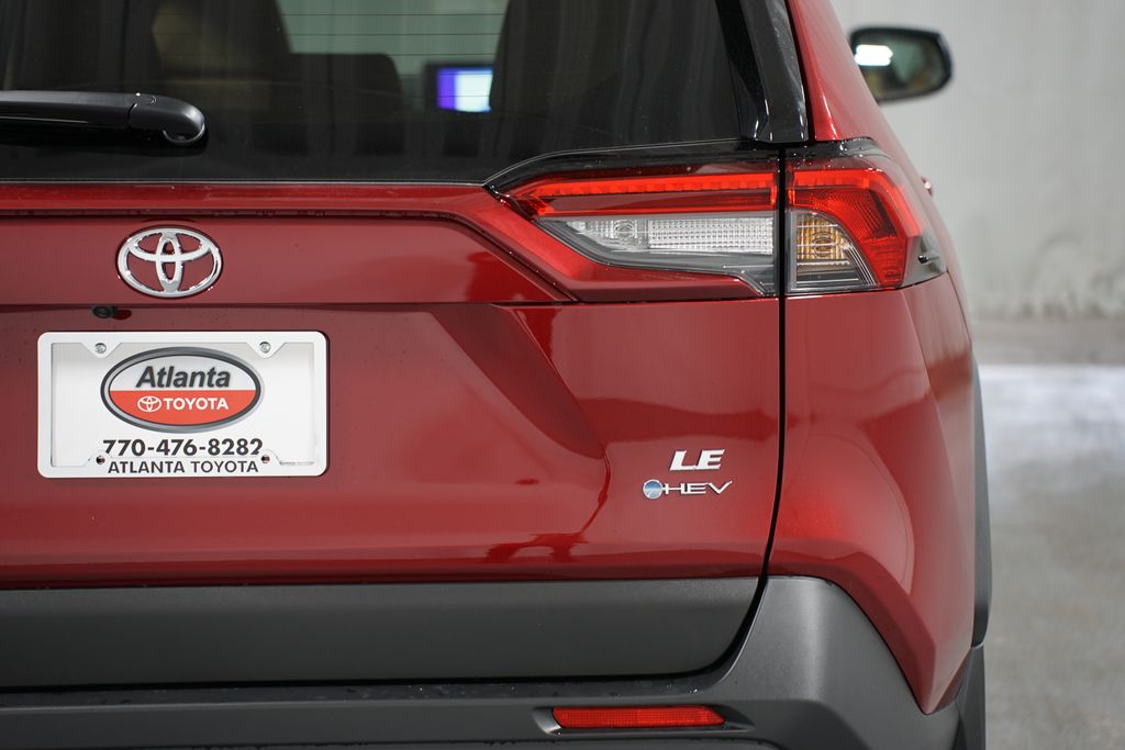 2025 Toyota RAV4 LE 10