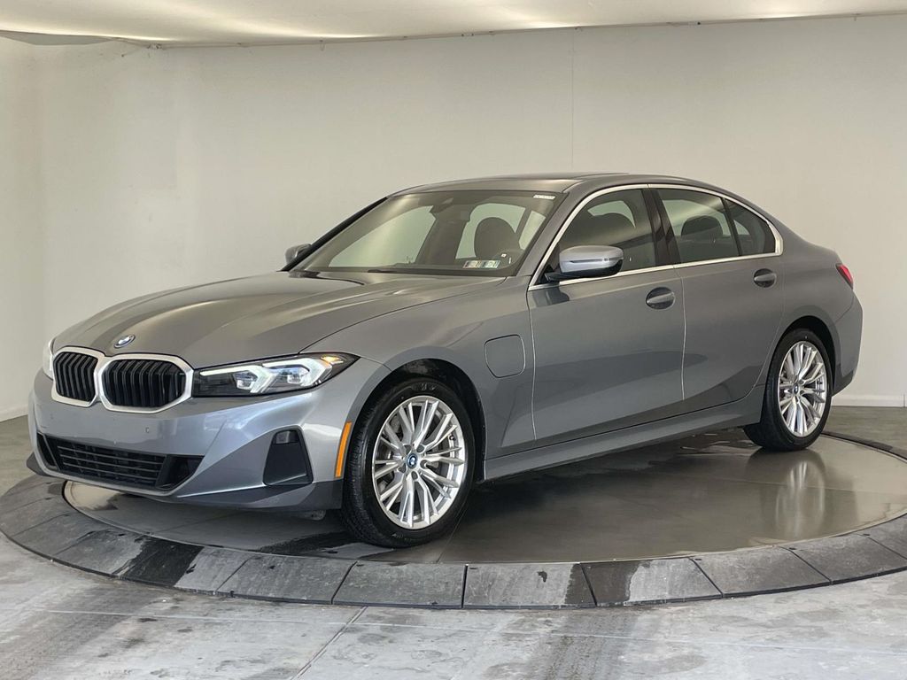 2024 BMW 3 Series 330e Hybrid Plug-in xDrive AWD