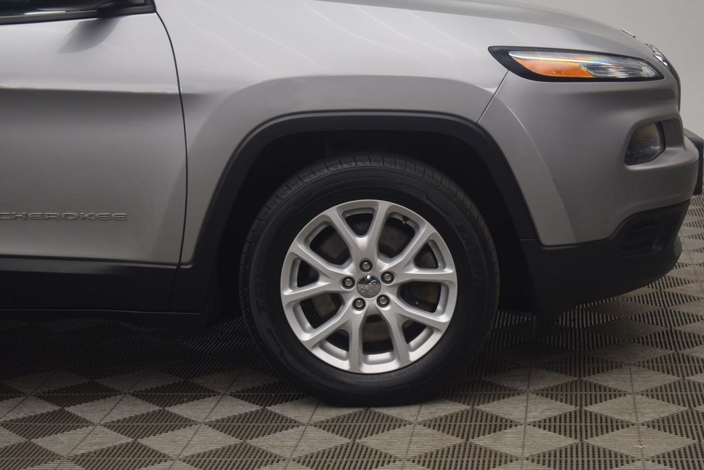 used 2016 Jeep Cherokee car, priced at $8,000