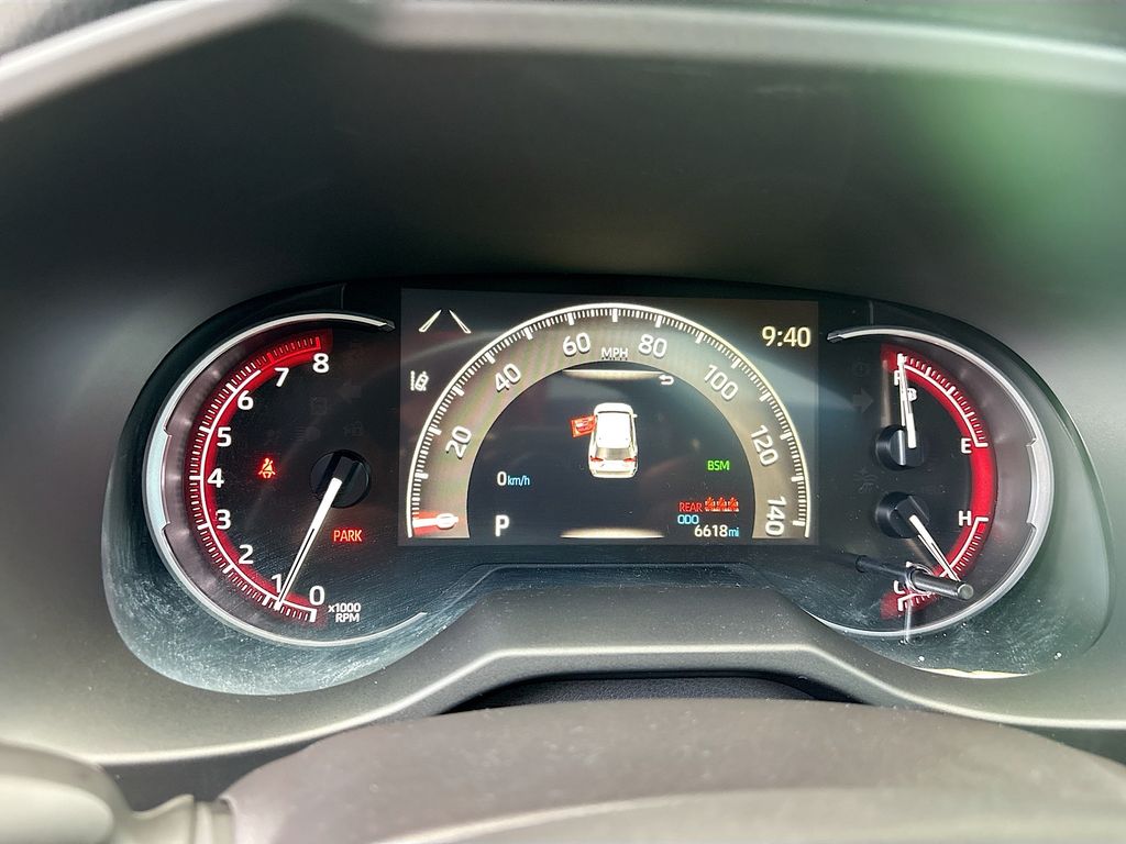 Certified Used 2025 Beige Toyota XLE Premium image 34