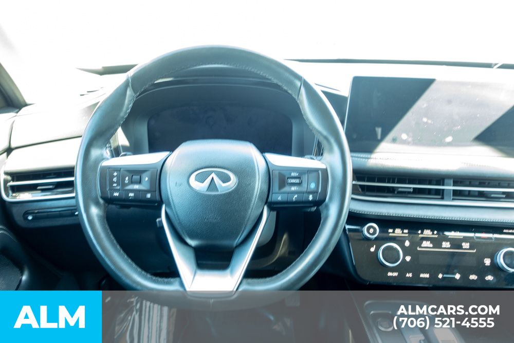 Used 2023 Silver INFINITI LUXE image 29