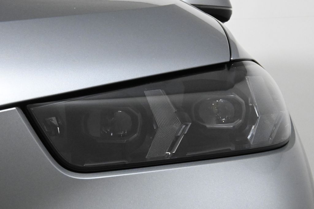 Thumbnail: 2026 BMW X5 - 11