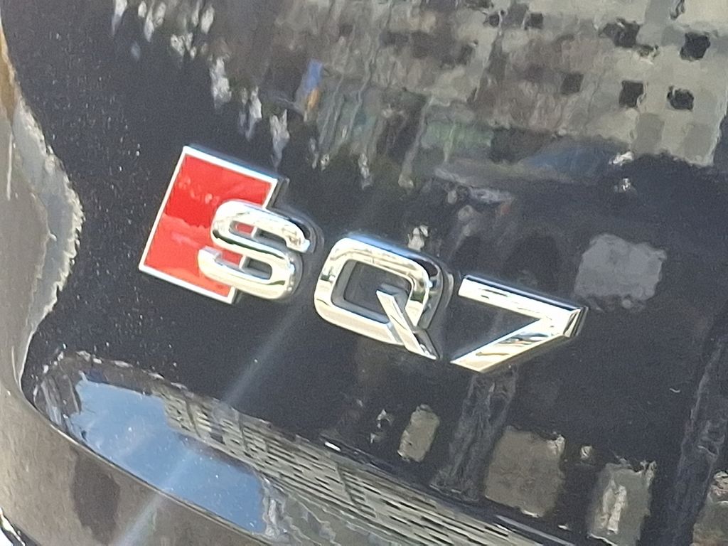 Thumbnail: 2021 Audi SQ7 - 31