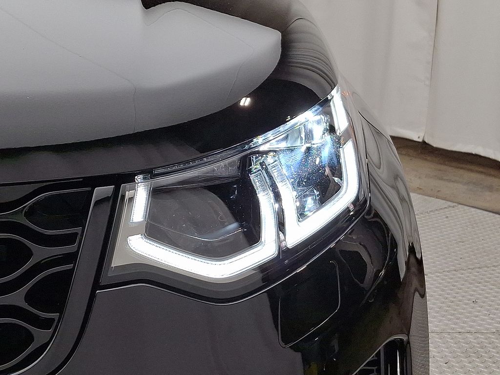 Thumbnail: 2024 Land Rover Discovery Sport - 9
