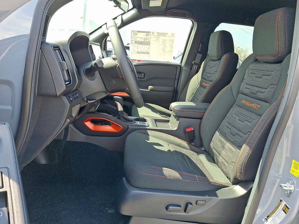 2026 Nissan Frontier — photo 8