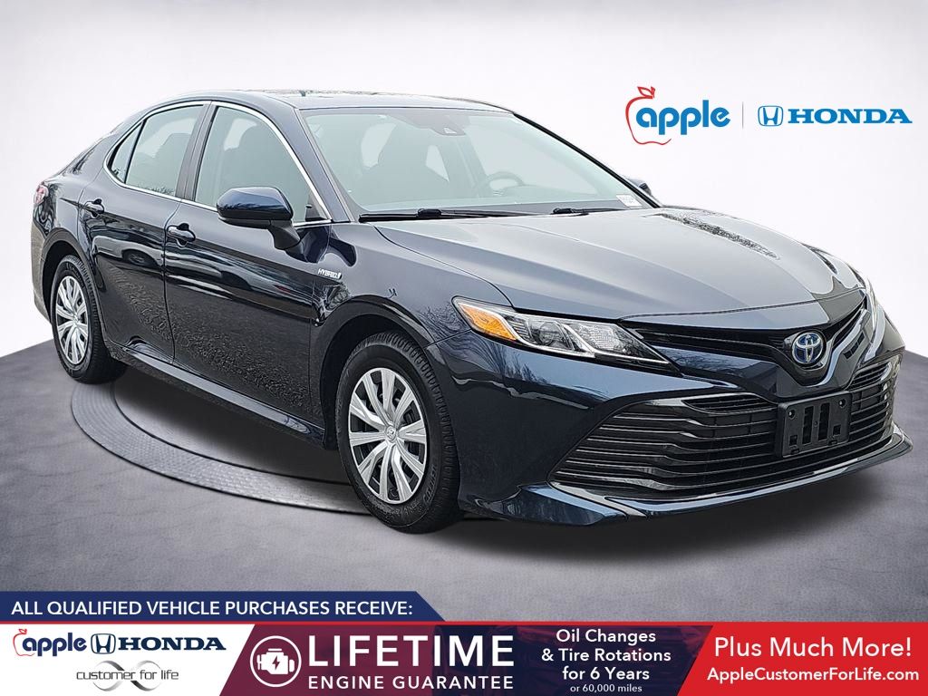 2019 Toyota Camry Hybrid LE