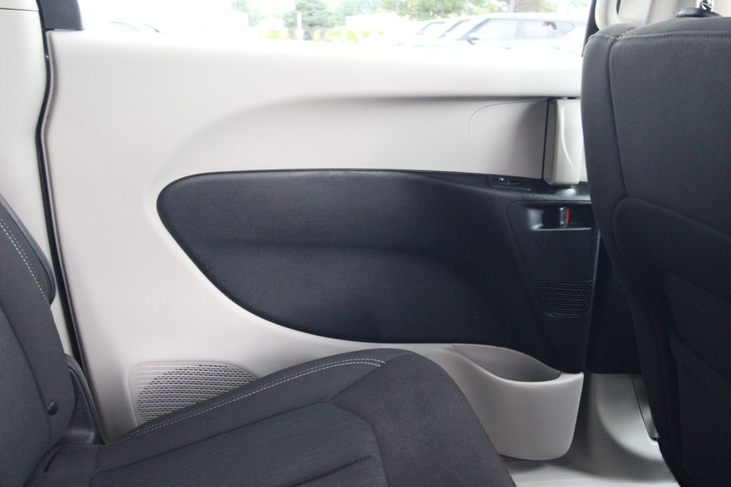 Used 2022 Chrysler Voyager Van