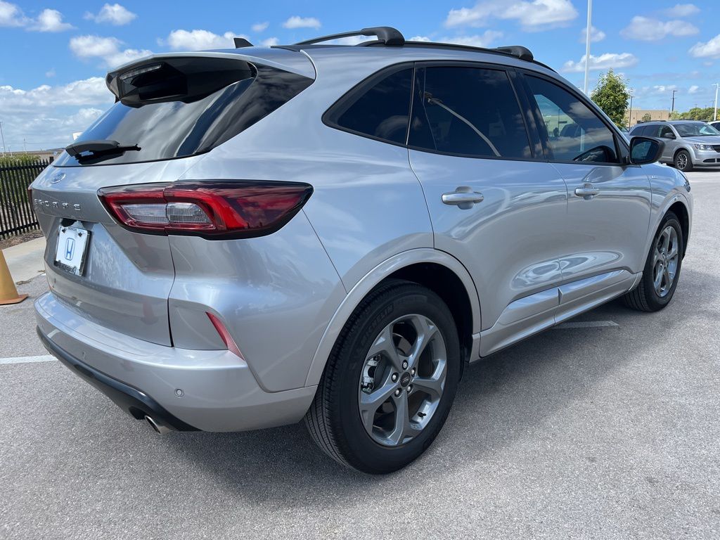 Thumbnail: 2023 Ford Escape - 4