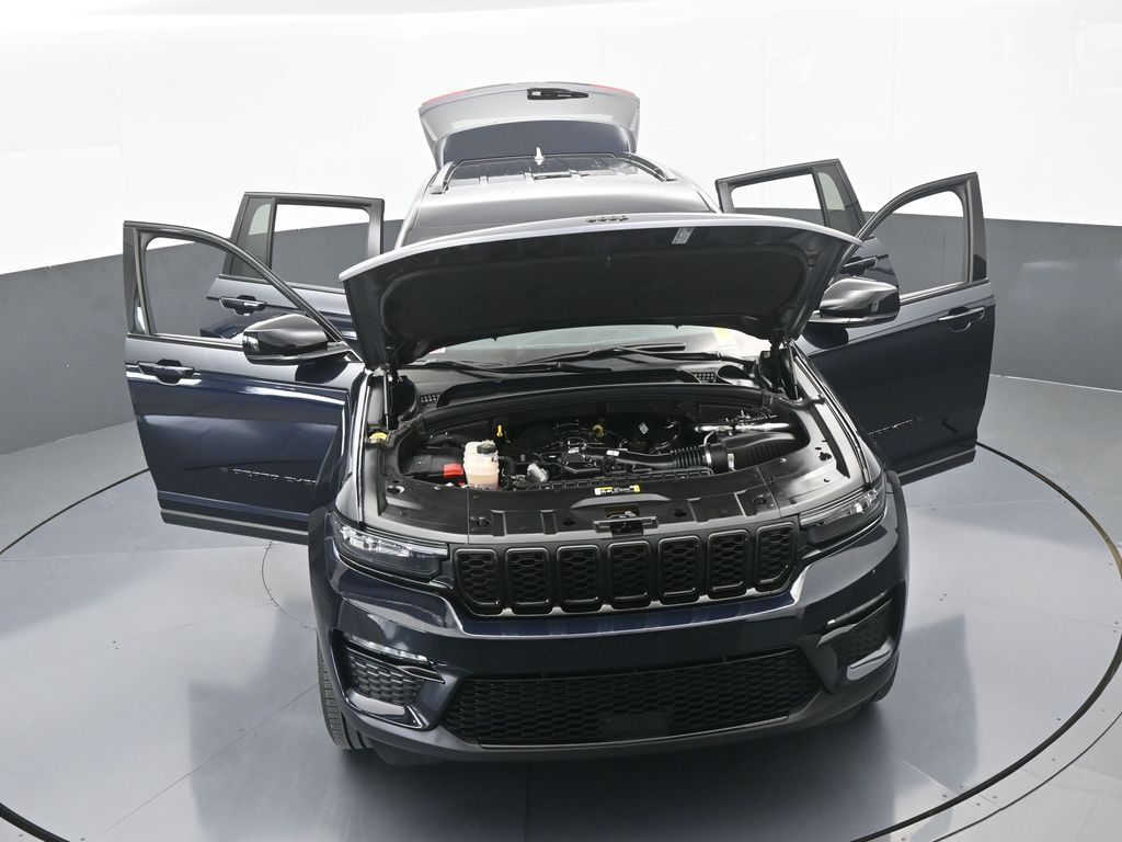 Used 2024 Midnight Sky Jeep Limited image 74