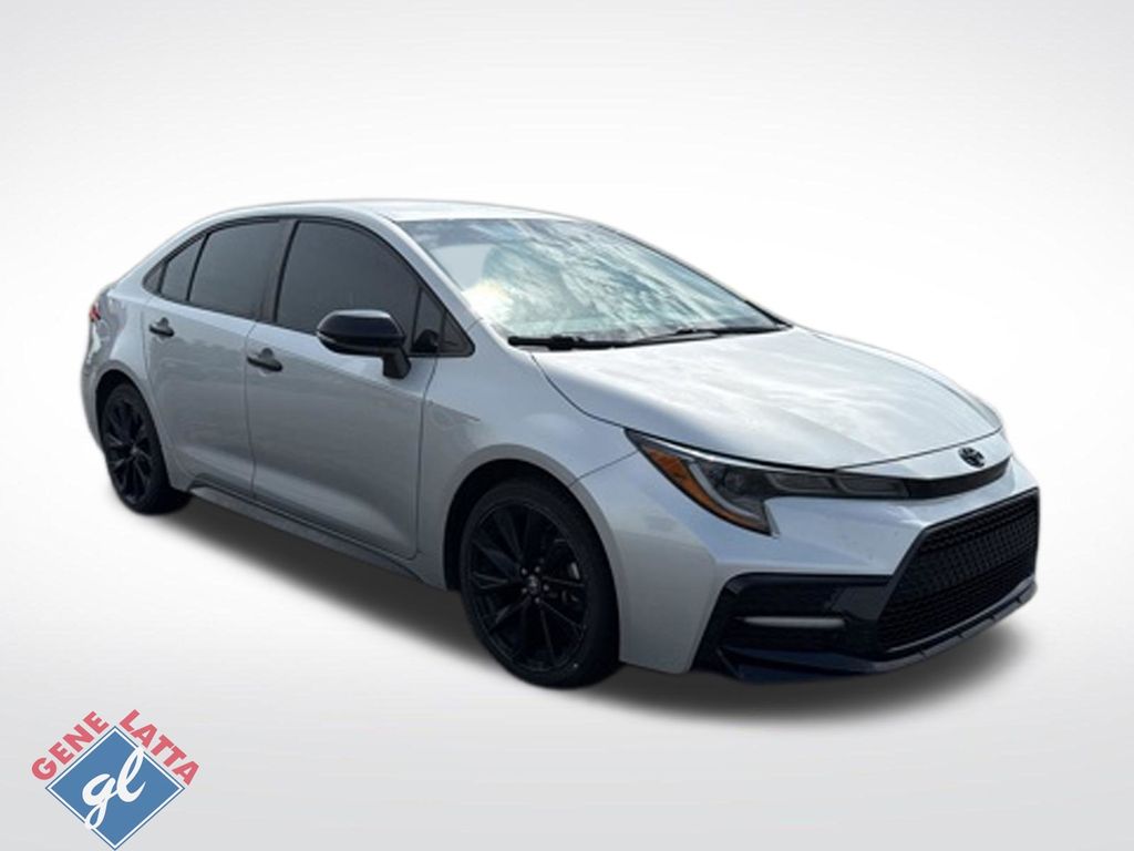 Classic Silver Metallic 2021 Toyota Corolla SE Nightshade Edition FWD Sedan Front-Wheel Drive Continuously Variable Transmission