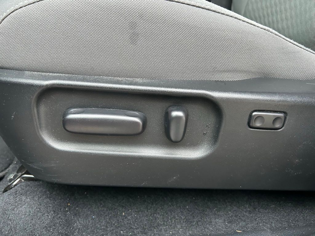 Thumbnail: 2023 Toyota Tacoma - 15