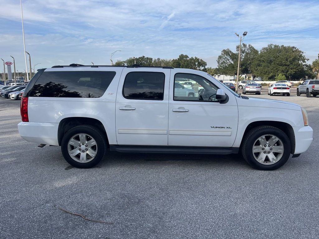 2011 GMC Yukon XL SLT 1500 4