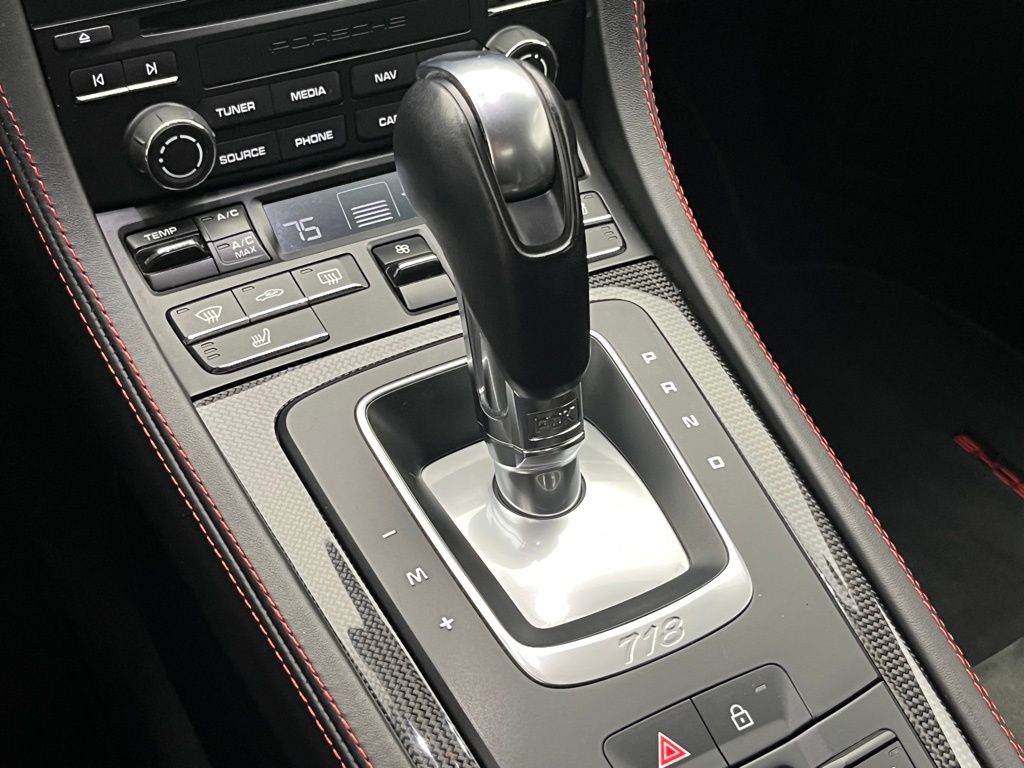 Thumbnail: 2022 Porsche 718 Boxster - 16