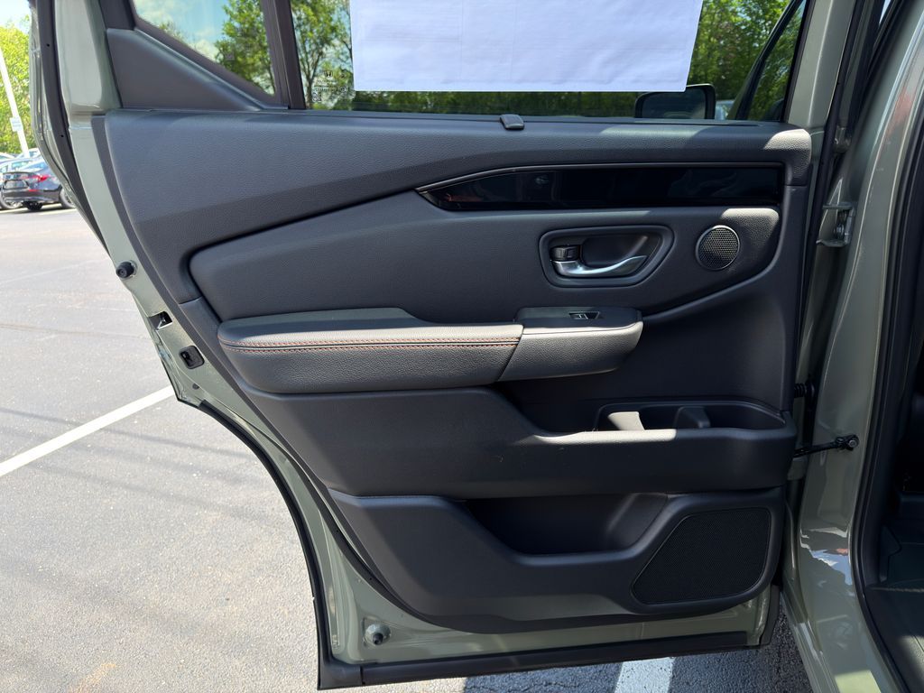 Thumbnail: 2026 Honda Pilot - 20