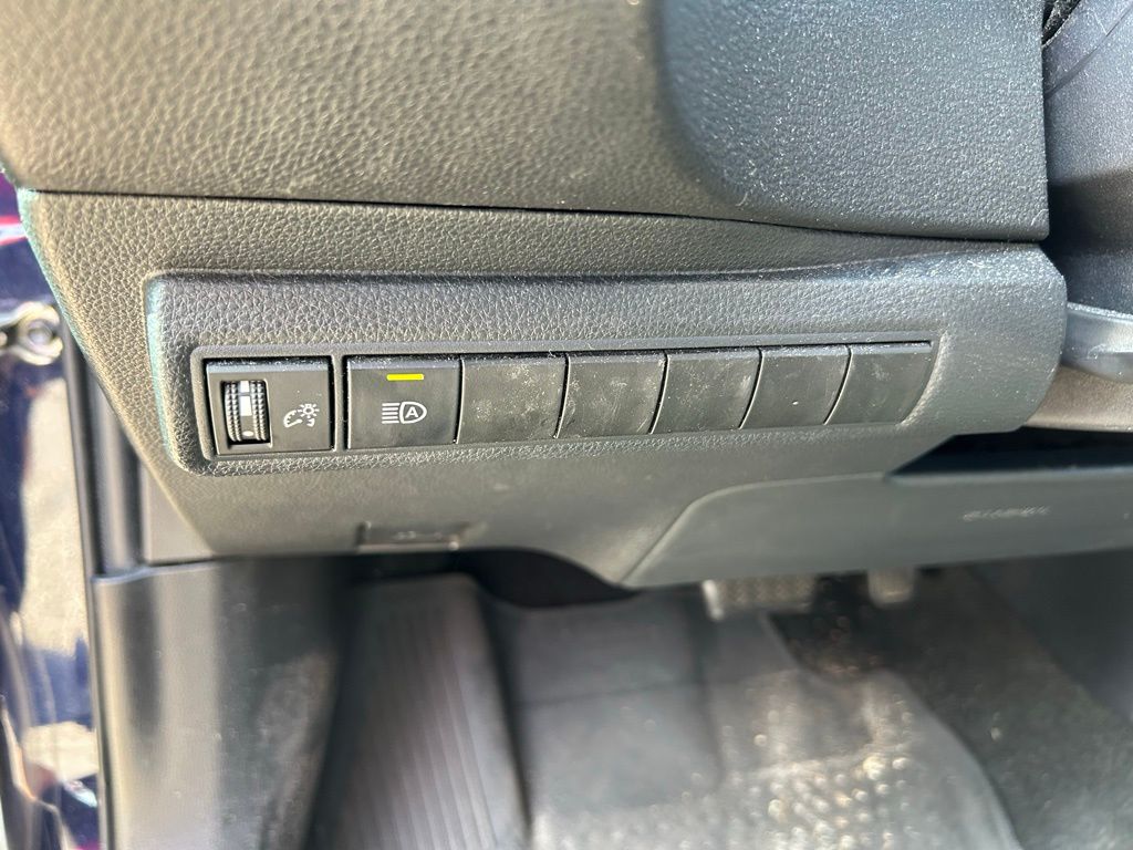 Thumbnail: 2022 Toyota Corolla - 17