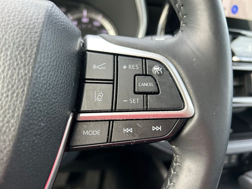 2023 Toyota Highlander XLE 20