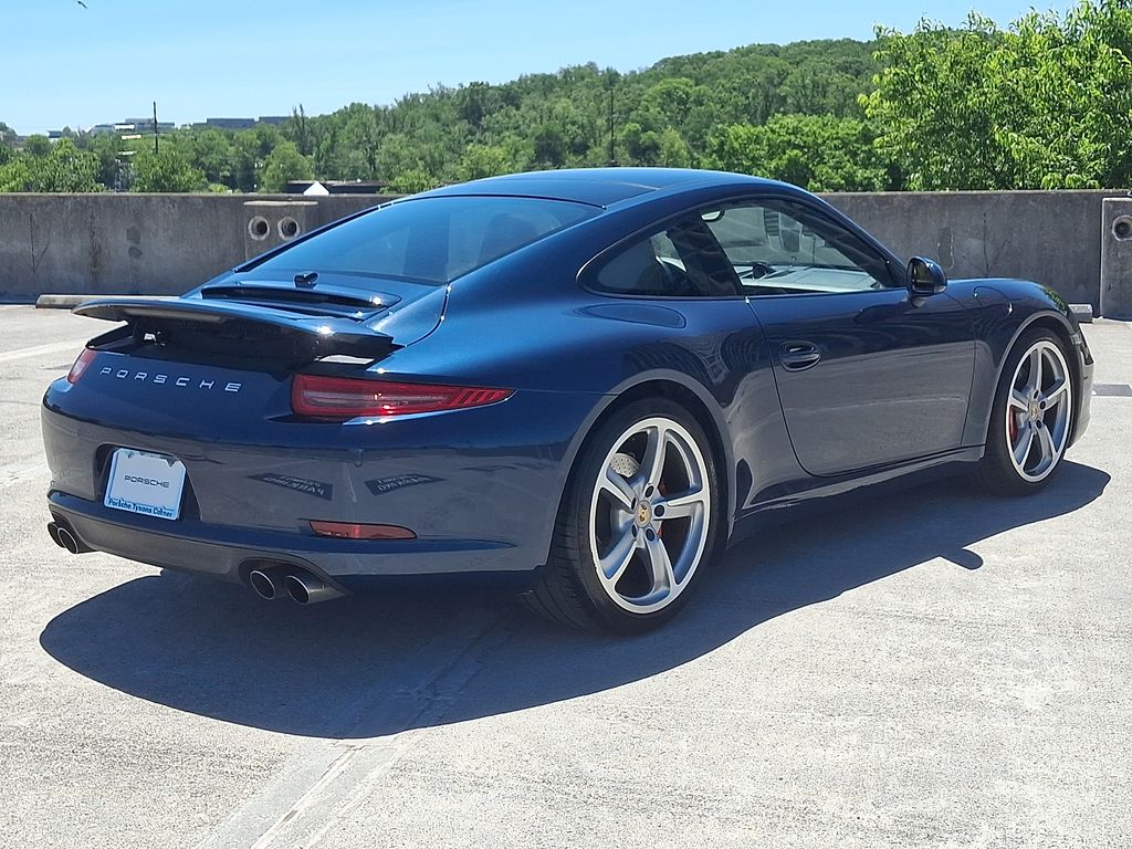 Thumbnail: 2014 Porsche 911 - 8
