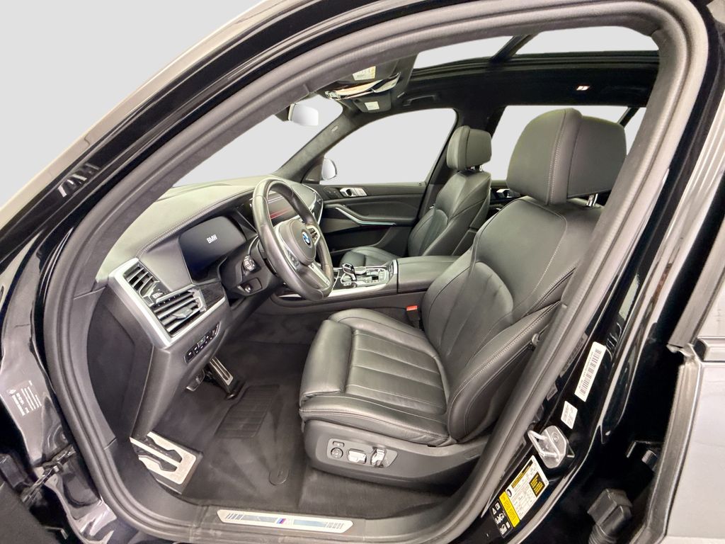 Thumbnail: 2021 BMW X7 - 18
