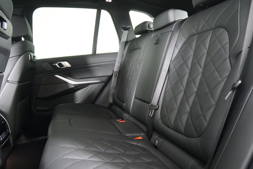 Thumbnail: 2026 BMW X5 - 15