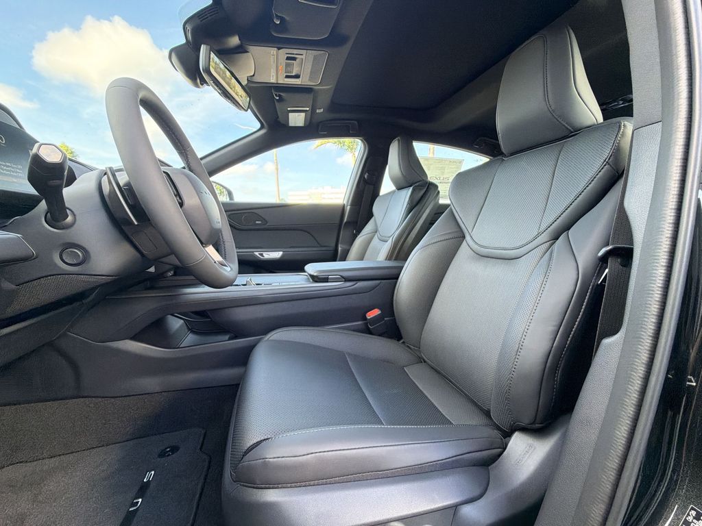 Thumbnail: 2026 Lexus ES - 30