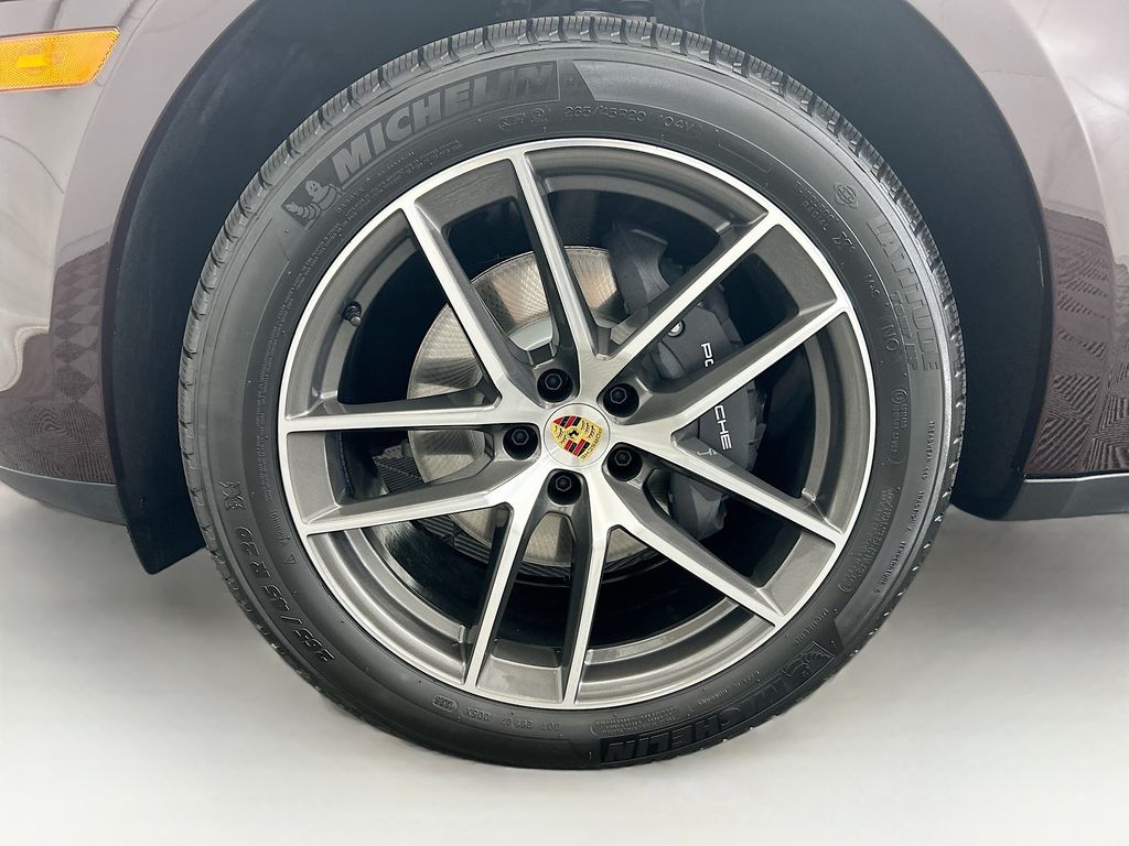 Thumbnail: 2026 Porsche Macan - 31